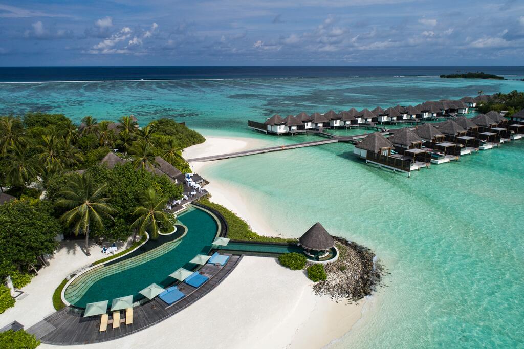 فندق و منتجع فور سيزونز جزر المالديف